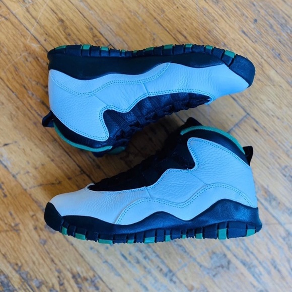 Retro Jordan 10 “Seattle”
